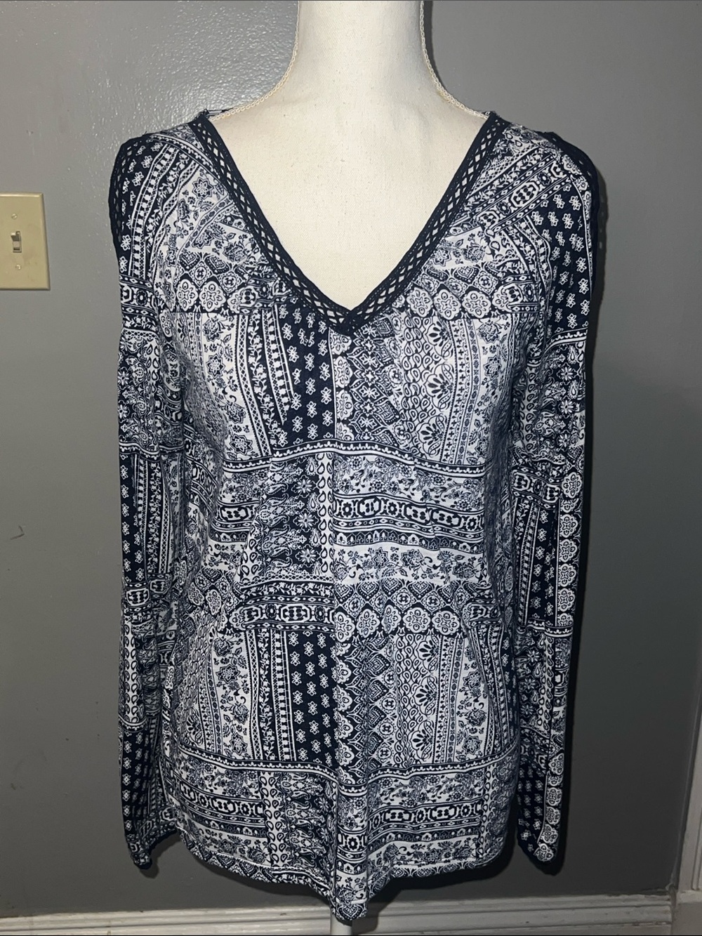Navy and White V-Neck Boho Cold Shoulder Print Top